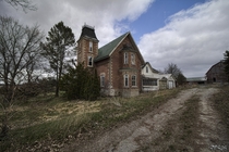 Abandoned Addams Family Look Alike House in Rural Ontario 