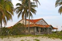 Abandoned beach house Cuba  x  OC