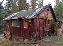 Abandoned Cabin - Fawnskin California 