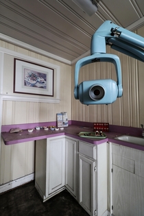 Abandoned dentist in Chicago that is now demolished alisonnn on IG