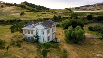 Abandoned Farm House in California 