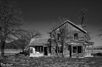 Abandoned farmhouse in Siskiyou County CA