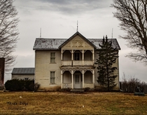 Abandoned farmhouse in southern Illinois 