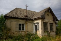Abandoned Farmhouse in Transylvania OC album in comments 