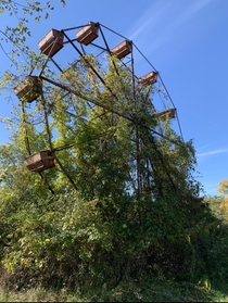 Abandoned Ferris wheel in VA OC