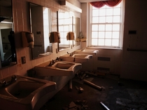 Abandoned hospital outside of Baltimore - Some scenes of The Wire were filmed inside
