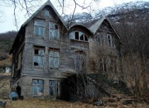 Abandoned House in the Mountains 