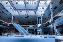 Abandoned JC Penny mall in Ohio covered in snow