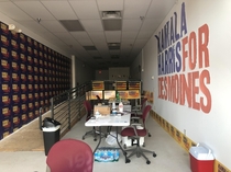 Abandoned Kamala Harris office left as if no one came back after she dropped out originally on rpresidentialracememes