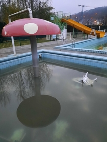 Abandoned kiddie pool