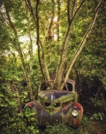 Abandoned late-s Chrysler Imperial Georgia USA by Dieter Klein
