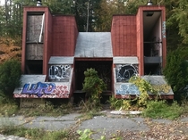 Abandoned love hotel in the Poconos