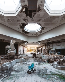 Abandoned mall StLouis Mo