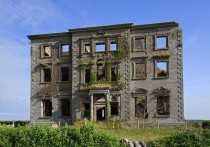 Abandoned mansion in County Galway 