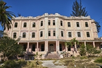 Abandoned mansion in Cuba