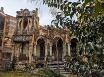 Abandoned modernist villa in the middle of Barcelona casa Tosquella