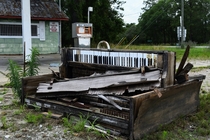 abandoned piano amp gas station in Hope Mills NC 