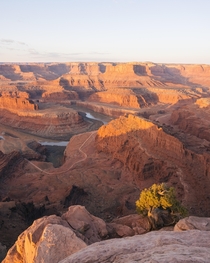Absolutely beautiful morning watching the light paint the canyon walls at Dead Horse Point State Park 