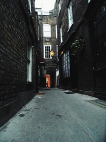 Alleyway in London  x