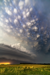 Amazing clouds and fields USA by uchakalakasp x-post rpics 