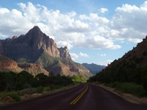 Amazing Utah road through Zion 