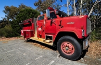 Another firetruck I always seem to find fire trucks I especially like this old Vanpelt and I thought I would share it Look at that chrome bumper Wonderful details on the other side of this beauty as well  intact controls gauges and such OC x