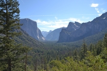 Another picture of Yosemite Valley Tunnel view 