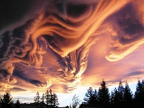 Aperatus clouds New Zealand