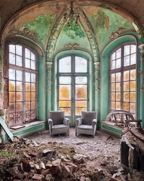 Beautiful room in an abandoned home
