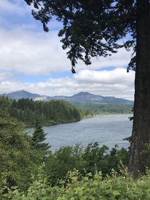Cascade Locks Columbia River on a Saturday afternoon OC 