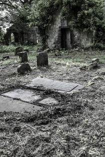 Cemetery of an abandoned church on the grounds of Airth Castle in Scotland