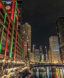 Chicago is a different kind of beautiful during the nighttime