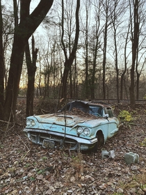 Classic car rotting near Gettysburg 