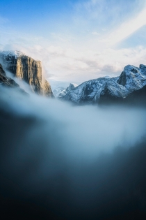 Cloud surfing Yosemite NP 