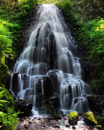 Columbia Gorge Waterfall Oregon 