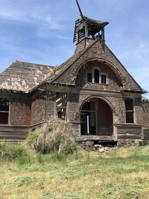 Cool abandoned building located in eastern Washington