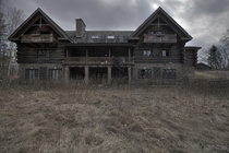 Creepy Abandoned Country Log Mansion in Ontario Canada 