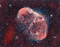 Crescent nebula in HOO