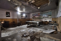 Decaying Abandoned Bar in Northern Ontario with Everything Left Behind 