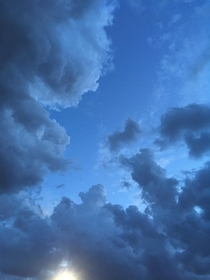 El Paso pre-rain sky yesterday evening Ive never seen such beautiful blues