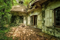 Fairy Tale like villa Photo by Yann Pesin 