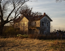 Farmhouse in west central Illinois x 