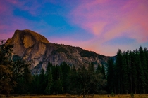 Final hours of the day in Yosemite Valley 