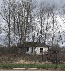 Forgotten building off I- in the Lower Peninsula