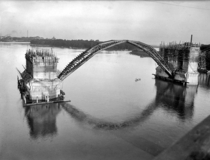 Francis Scott Key Bridge between DC and Virginia under construction  