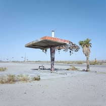 Gas Station in California by Kevin Balluff eyetwist 