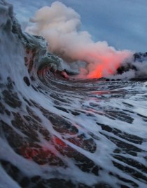Hawaii Volcano erupting into Pacific 