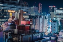 Hiding on the rooftop in TOKYO