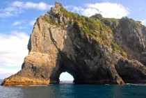 Hole in the Rock - Bay of Islands New Zealand 