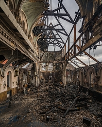 Incredible church lost in a fire then abandoned 